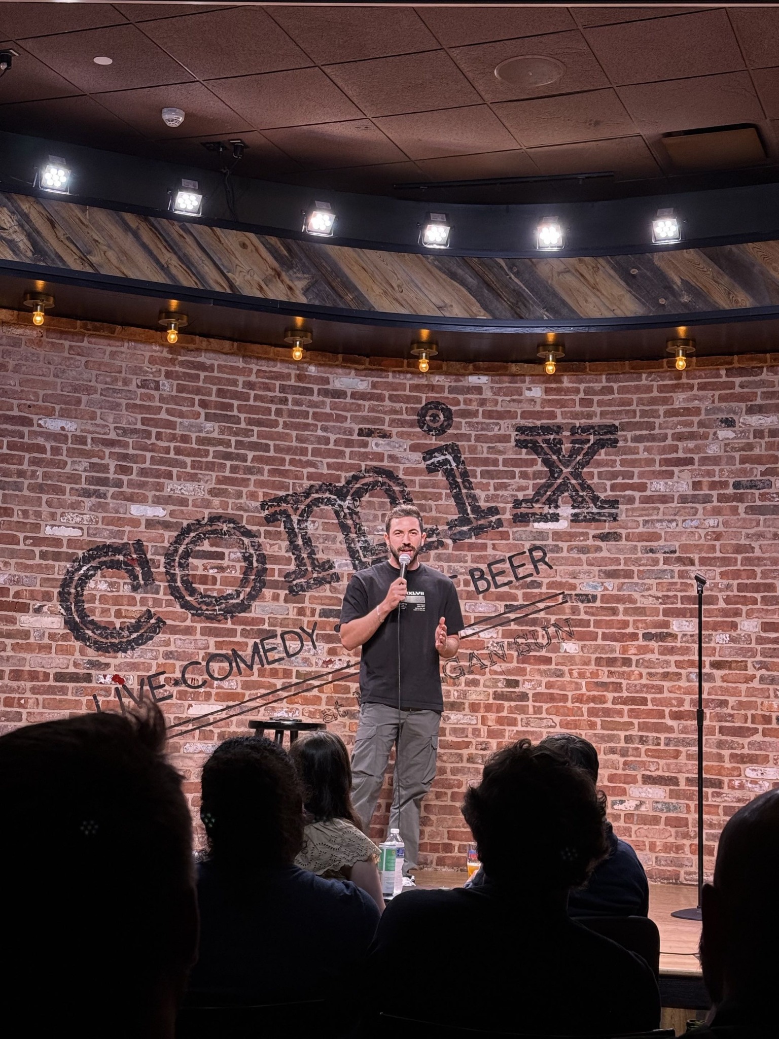 DiMaggio performing at Comix Roadhouse